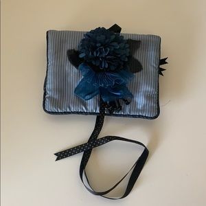 Travel jewelry holder